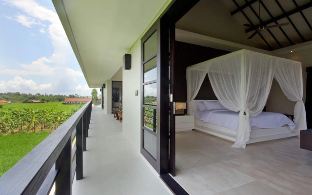 Private Villas, 4 Br, Canggu With Staff