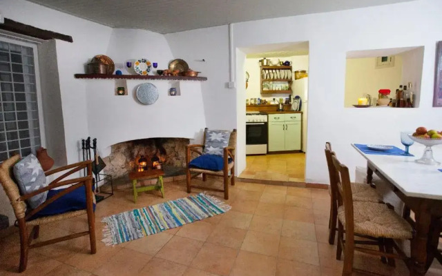 Cecilias Courtyard