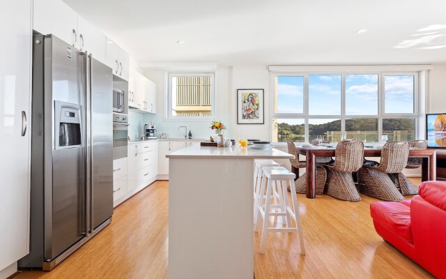 Southbound Escape at the Wharf