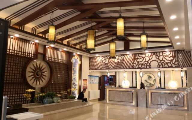 Junyue Baihe Theme Hotel