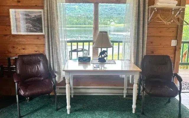 Homer Floatplane Lodge