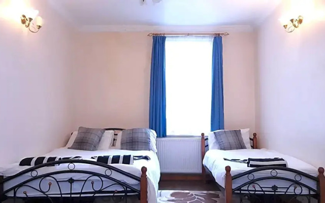 StayEasy B&B in Trendy Heart of London