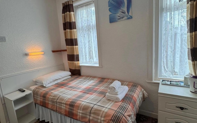 OYO Delton Hotel Blackpool Pleasure Beach