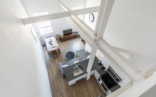 GLOBALSTAY. Dundurn Lofts. Free parking. Gym