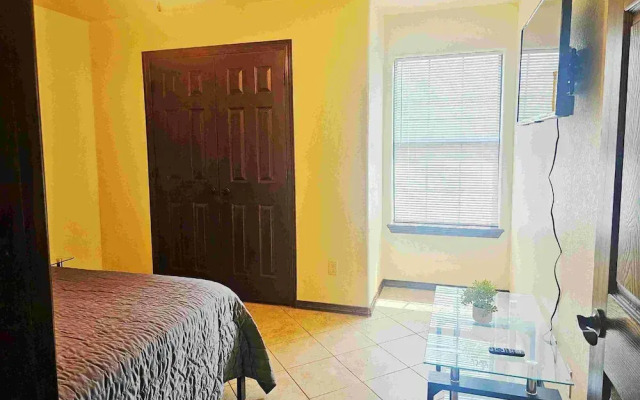 Apartment Near University