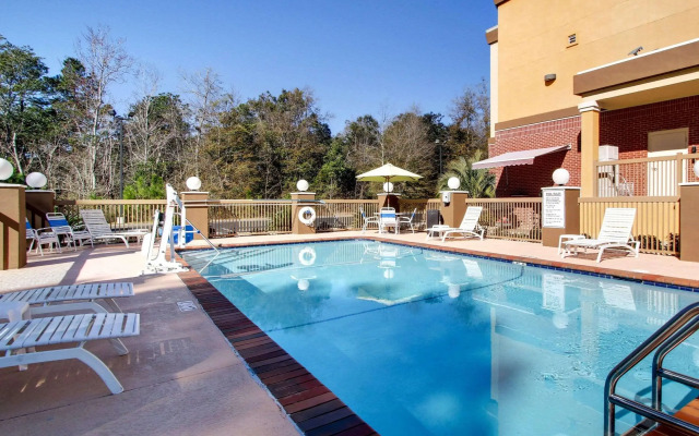 Comfort Suites Biloxi - Ocean Springs