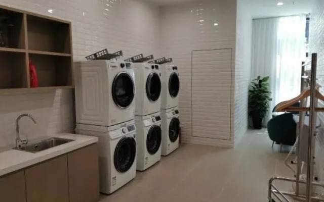 MeiWei Hotel (Shanghai Hongqiao Airport National Exhibition Center)