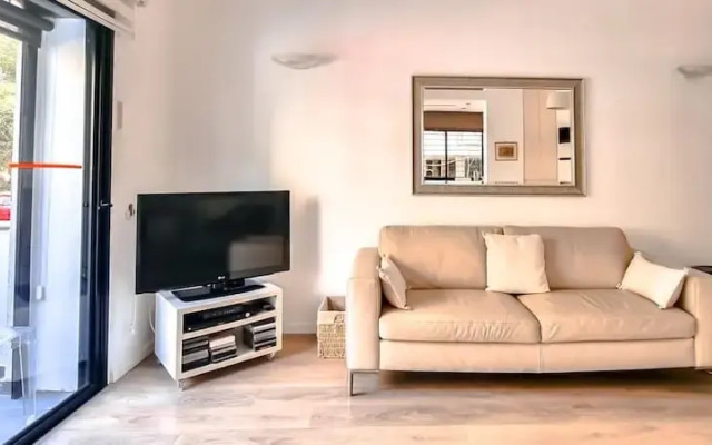 Rupin Nacre in Tel Aviv-yafo