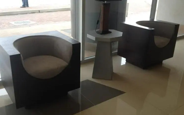 City Luxury Suites 604
