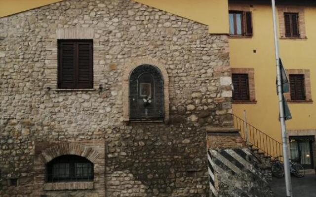 Sulle orme di Francesco appartamento blu