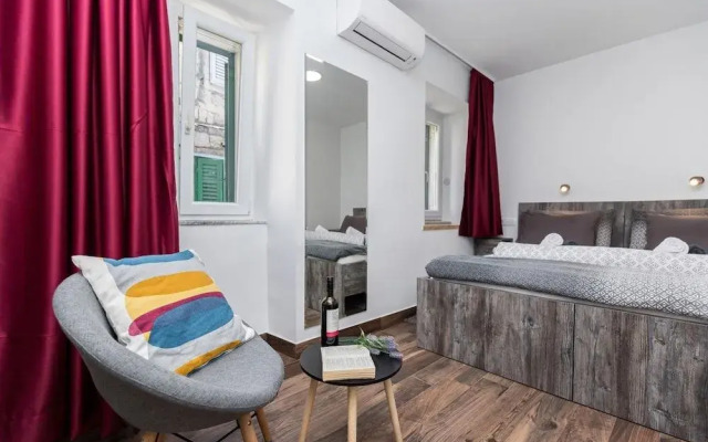 Apinelo Port Rooms