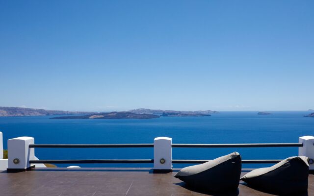 Oia Suites