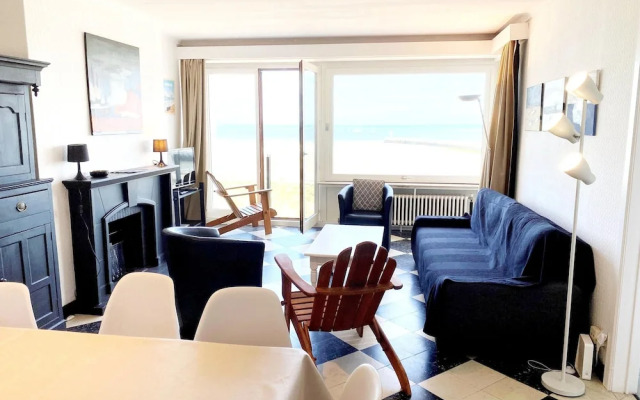 Apartment in Nieuwpoort With sea View