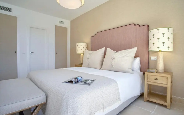 Exclusive 2BD Apartment Heated Pool Flamingos Golf