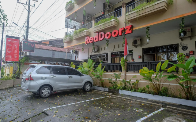 RedDoorz @ Jalan Pramuka Manado