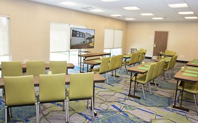 Holiday Inn Express & Suites Greenwood Mall by IHG