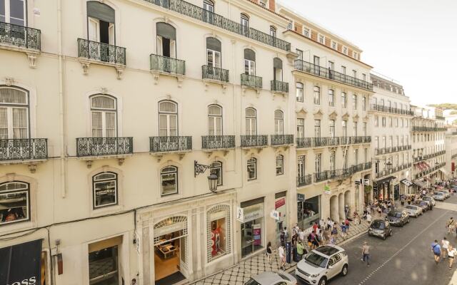 Bairro Alto Apartments by linc