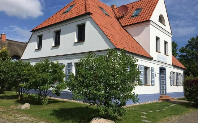 Neue Reihe 43 Villa Regulus OG