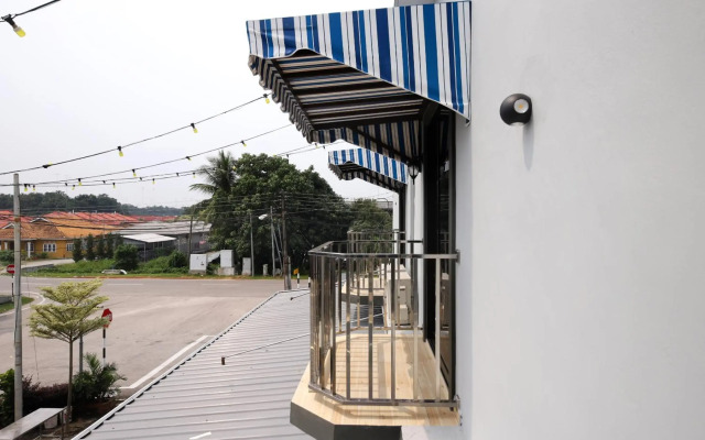OYO 778 BMW 2 Hotel