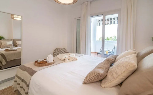 Whispering Palms Apartment