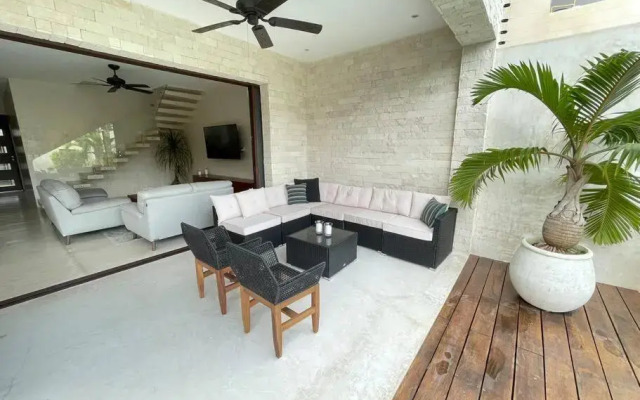 Luxury House Tomanoa - 10pers - 4rooms - Pool - HotJacuzzi - Speed Wifi -waterfall