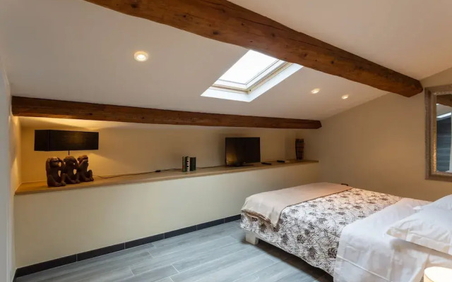 Carla's Rooms with Private Bathroom & Kitchen