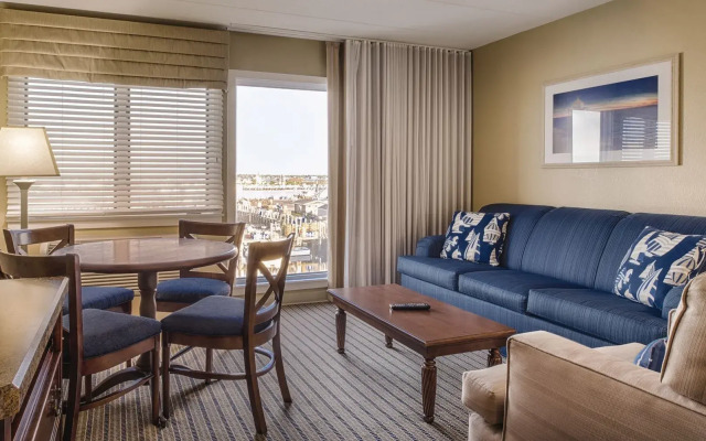 Club Wyndham Inn on Long Wharf