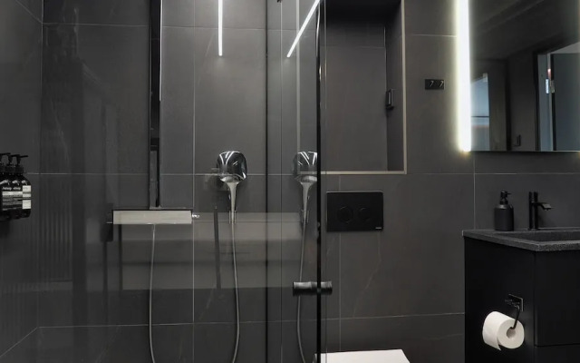 Suite with Sauna & Jacuzzi in Kamppi