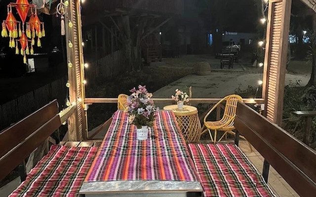 Inthawa Resort (Feuang, Laos)