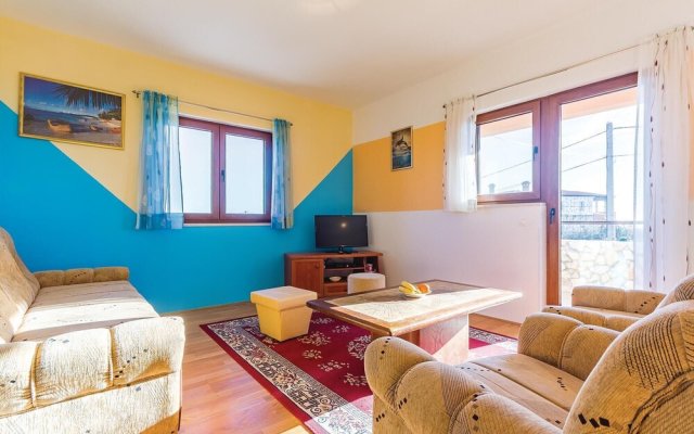 Beautiful Home in Krnica With Wifi and 3 Bedrooms