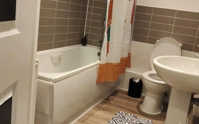 Stunning 2-bed Apartment in London Dagenham