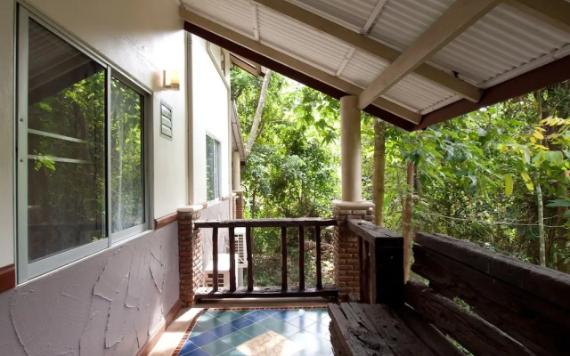 The Jungle House Hotel