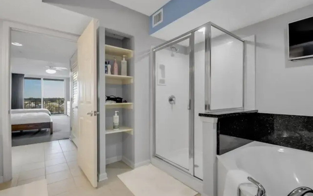 Yacht Club Villas 2-902