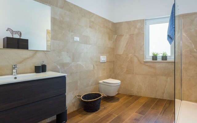 Villa Leonardo Vr Naveri