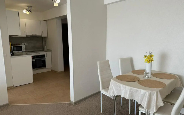 Apartments on Urozhnaya street 71/1k6