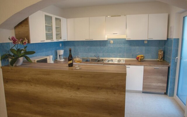 Awesome Apartment in Medulin With 5 Bedrooms and Internet