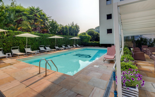 Jet Hotel, Sure Hotel Collection by Best Western