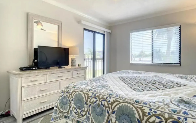 Ocean Village Club M21