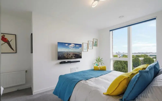 Skyline View 1 Bed Apartment Sleeps 2 - Balcony