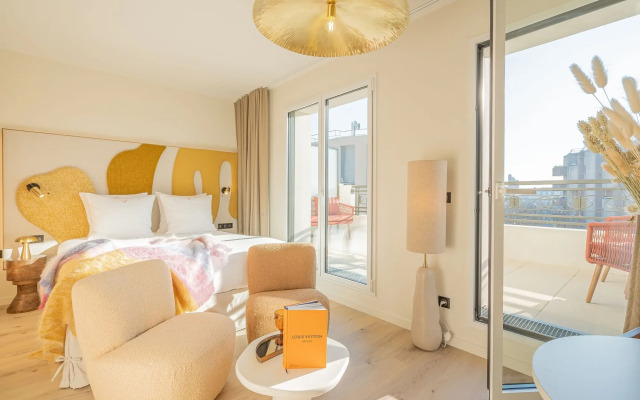 Yuna Porte Maillot - ApartHotel