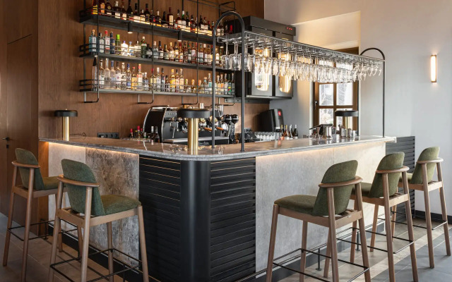 Unedo All Seasons Hotel