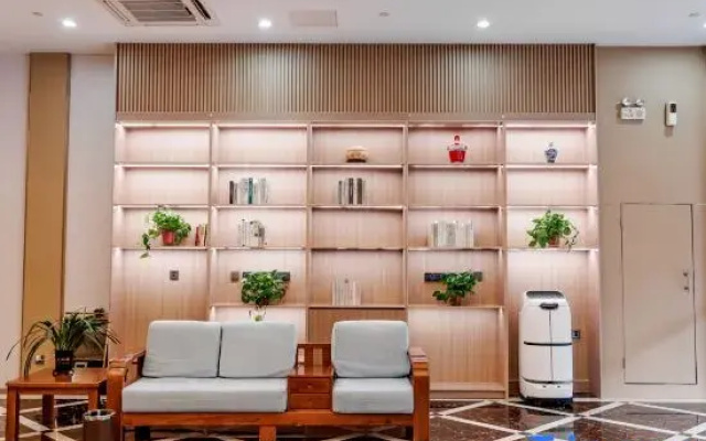 Qingmu Hotel (Zhuji Fengqiao Branch)