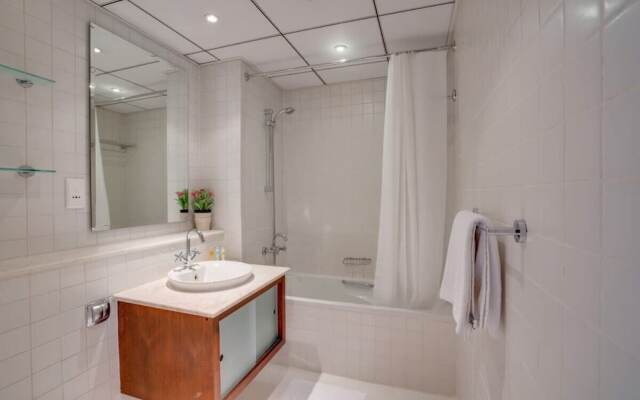 Airy Apartment With the Best View of Marina!