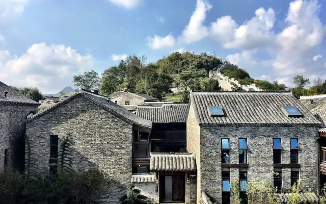 Ven Courtyard