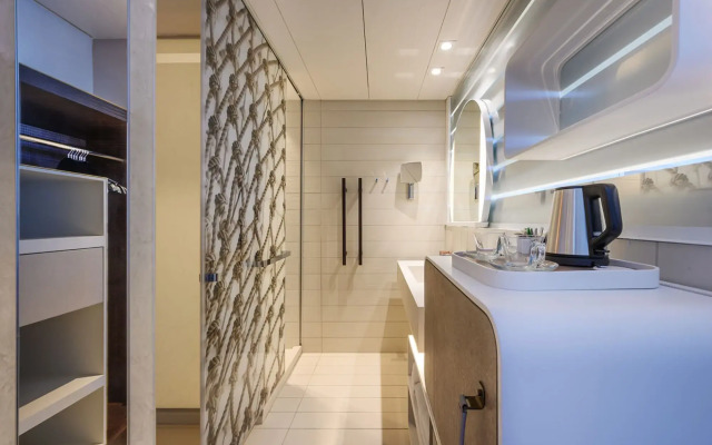 Port Tower by Isrotel Design