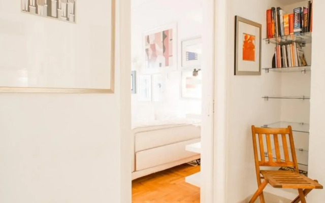 A Cozy Apt in Kolonaki of Athens