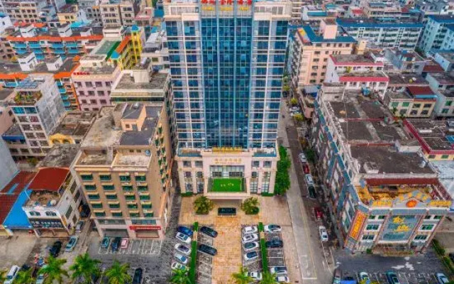 Coconut Rhyme Golden Dragon Hotel (Qionghai Yinhai Road Flagship)