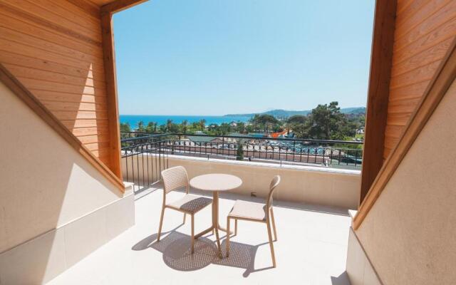 Отель L'Oceanica Beach Resort All Inclusive