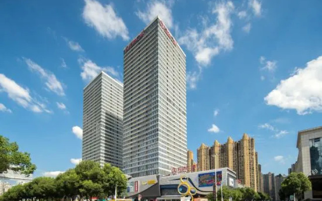 Youth Sunshine Hotel (Xiangtan Gaoxin Wanda Plaza)