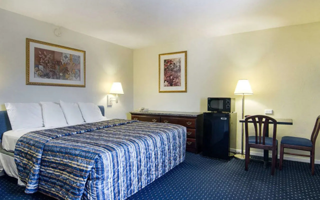 Central Phoenix Hotel